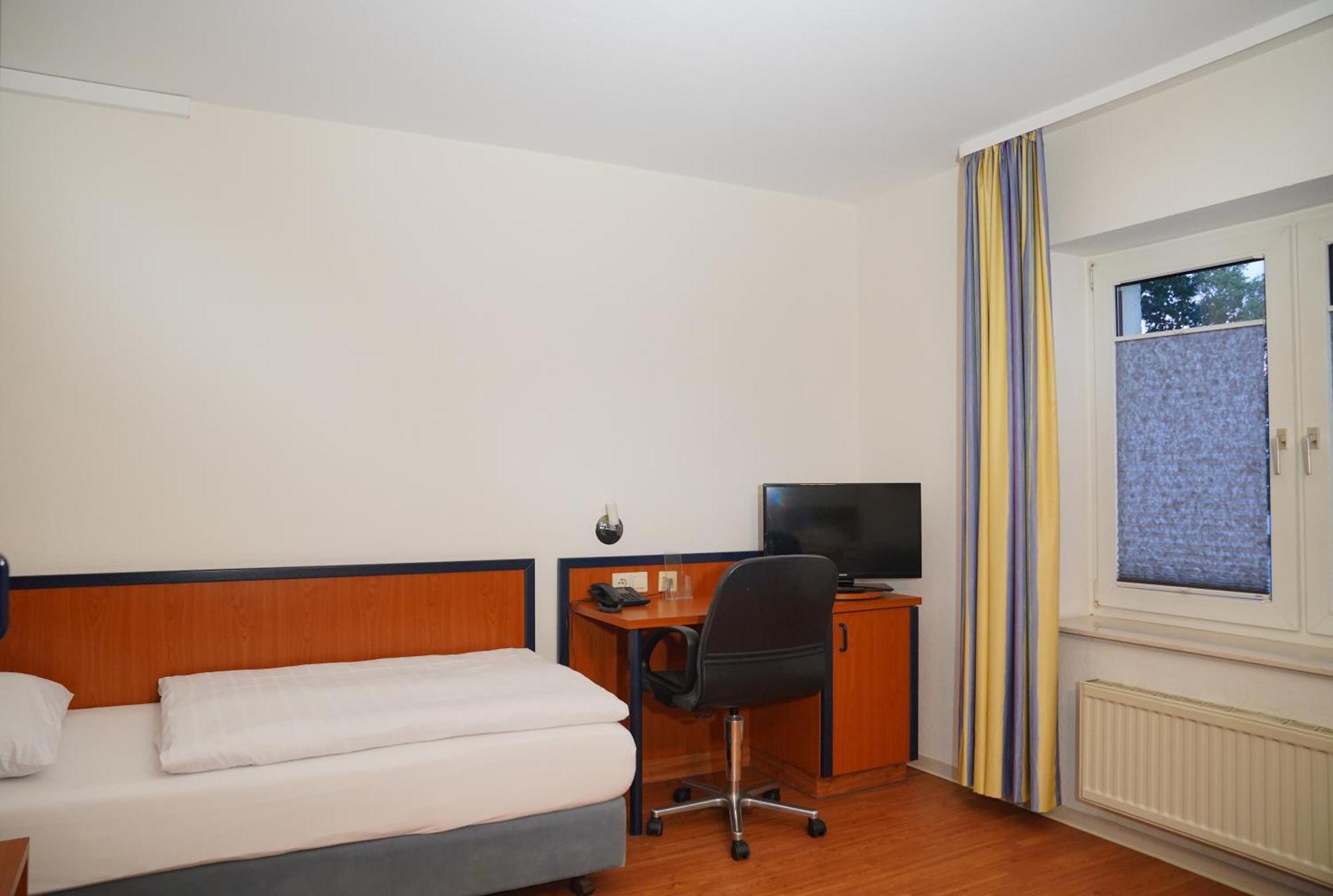 Hotel Am Hillegosser Hof Bielefeld Exterior photo